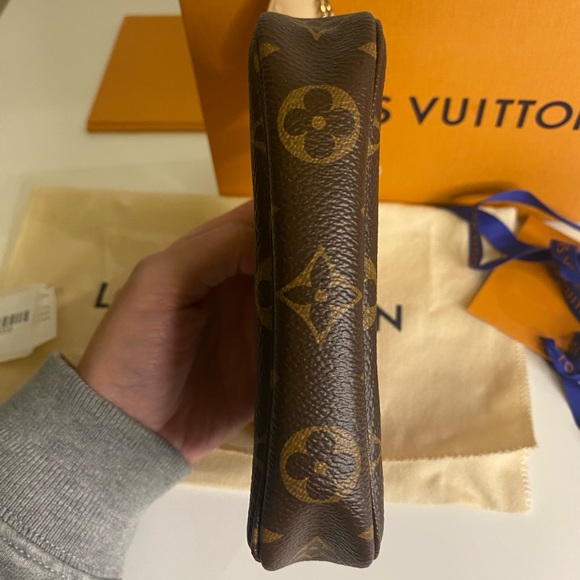SOLD ❌ BRAND NEW Louis Vuitton Mini Pochette - Picture 7 of 7